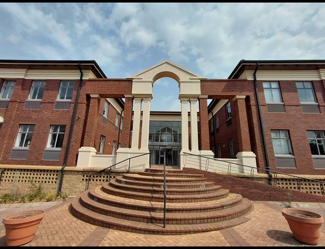 143M² OFFICE TO LET IN LYME PARK